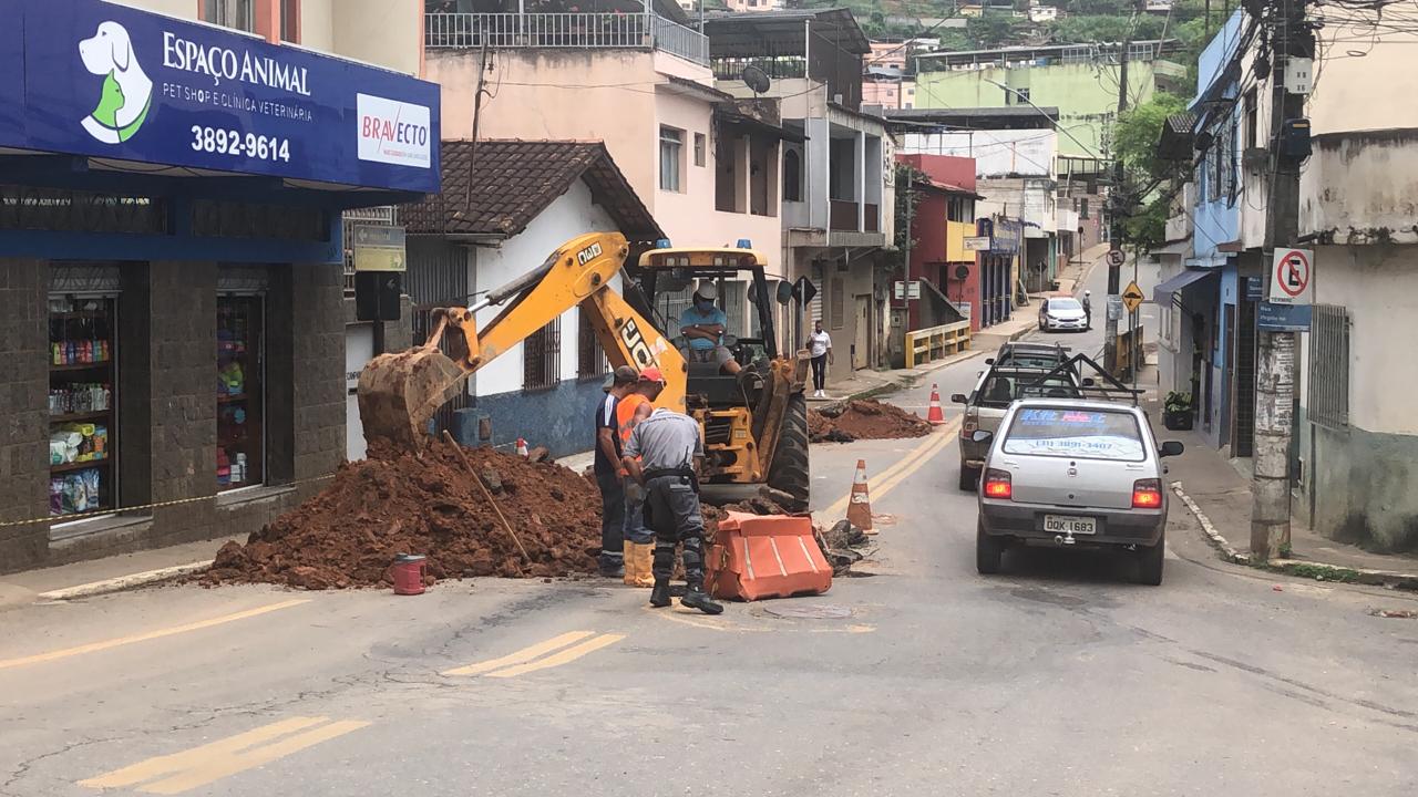 Vi Osa Obras Alteram Tr Nsito Na Rua Dr Brito Nesta Ter A Feira