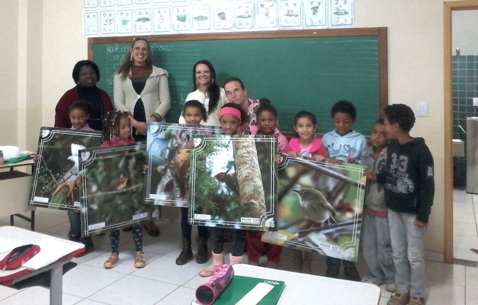 Escola municipal em Viçosa ganha fotografias produzidas por observadores de aves
