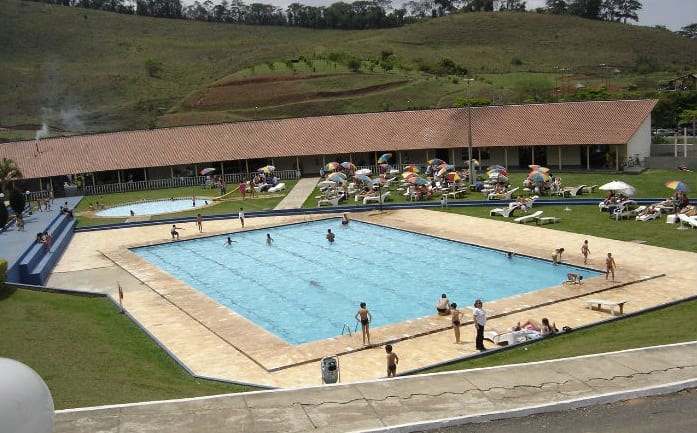 Salva-vidas em piscinas públicas e privadas de Viçosa poderá ser obrigatório