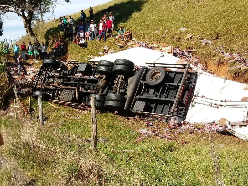 ACIDENTE NA ESTRADA QUE LIGA ERVÁLIA E MURIAÉ TEM VÍTIMA FATAL
