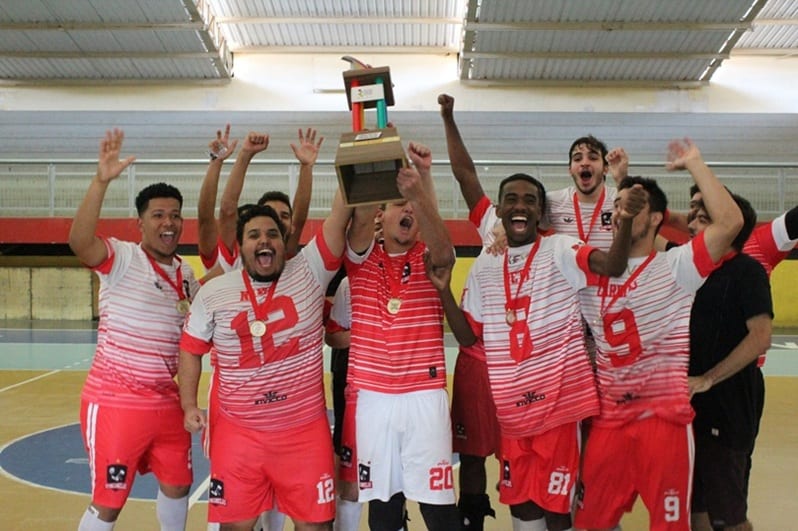 CURSO DE EDUCAÇÃO FÍSICA DA UFV VENCE VI COPA DOS CAMPEÕES LUVE