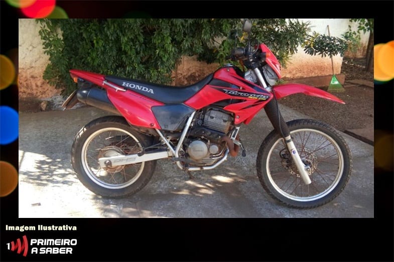 MOTOCICLETA É ROUBADA EM CAJURI