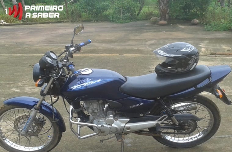 MOTOCICLETA É FURTADA EM ARAPONGA