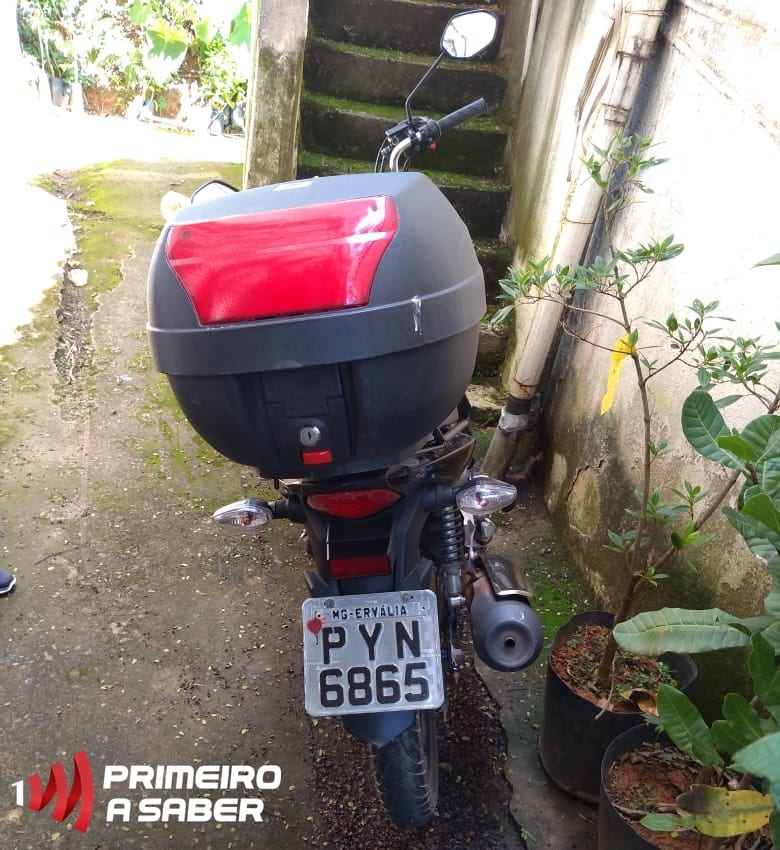 MOTOCICLETA É ROUBADA EM ERVÁLIA