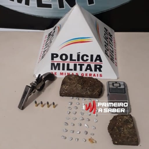 ARMA E DROGAS SÃO APREENDIDAS NO CENTRO