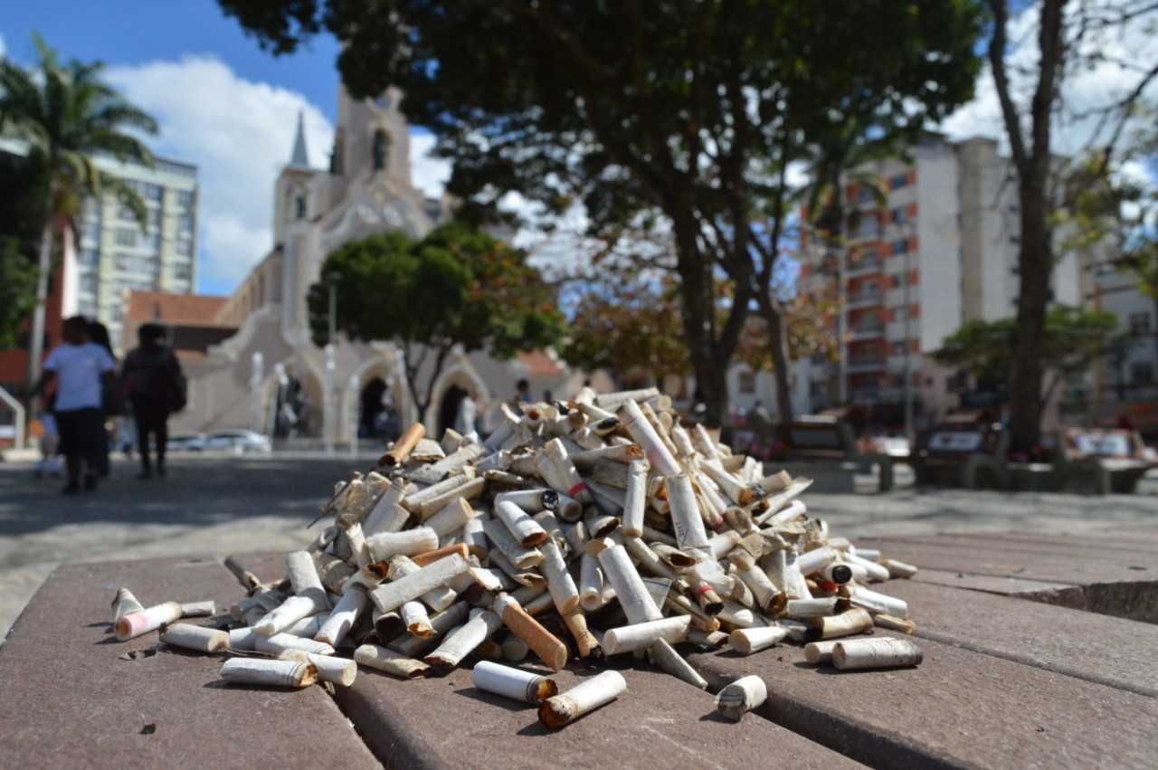 PROJETO MUNDO SEM BITUCAS RECOLHE MAIS DE 1000 BITUCAS DE CIGARRO NA PRIMEIRA EDIÇÃO EM VIÇOSA