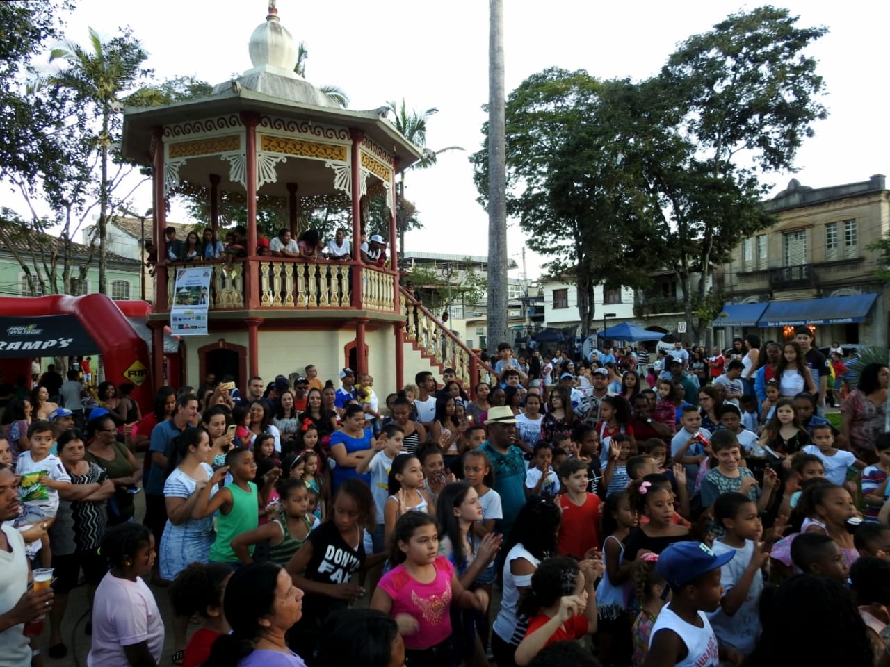 POLÍCIA MILITAR REALIZA AÇÃO SOCIAL EM PIRANGA