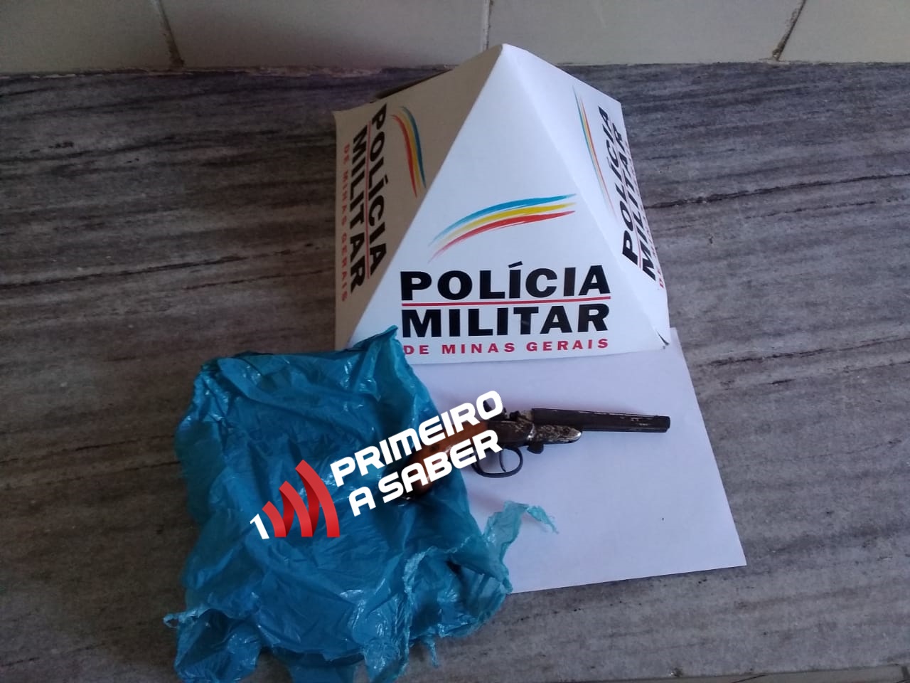 PM DE VIÇOSA APREENDE ARMA DE FOGO NO BAIRRO FLORESTA