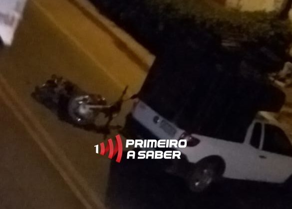 COLISÃO ENTRE MOTO E CAMINHONETE EM TEIXEIRAS