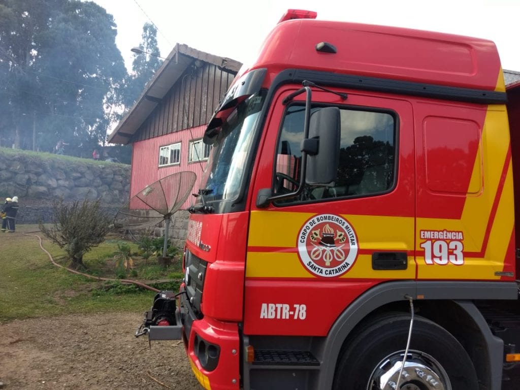 Serrarias são atingidas por incêndio na zona rural de Visconde do Rio Branco