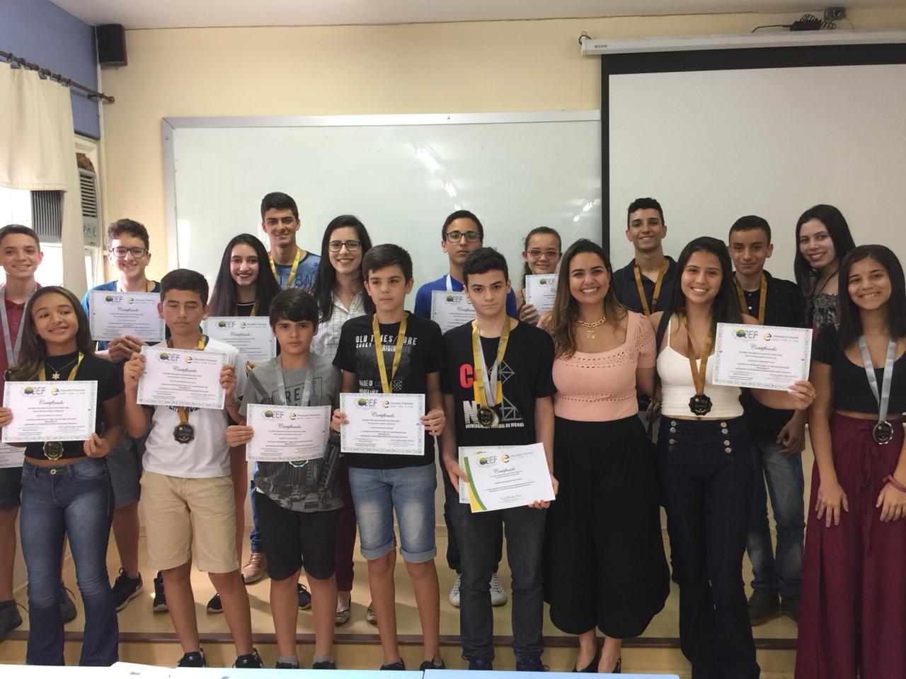 Estudantes de Viçosa recebem medalhas nas olimpíadas Brasileira e Mineira de Educação Financeira