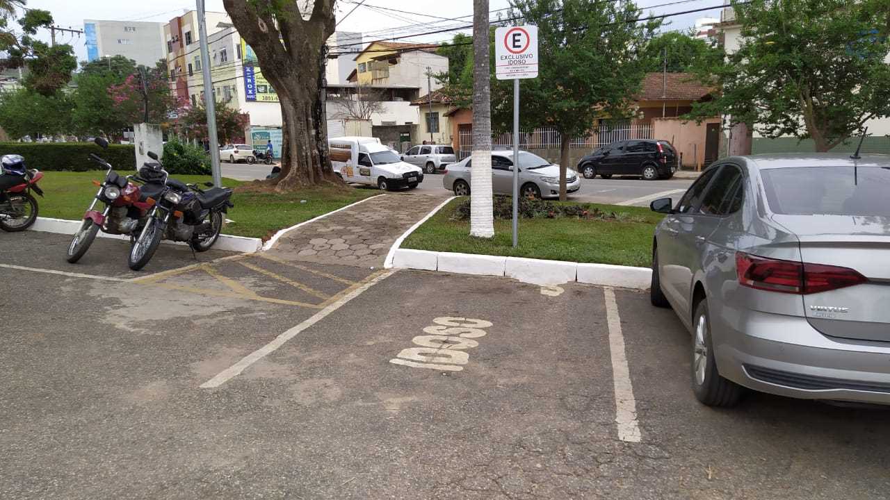Idosos e deficientes têm novas vagas de estacionamento em Viçosa