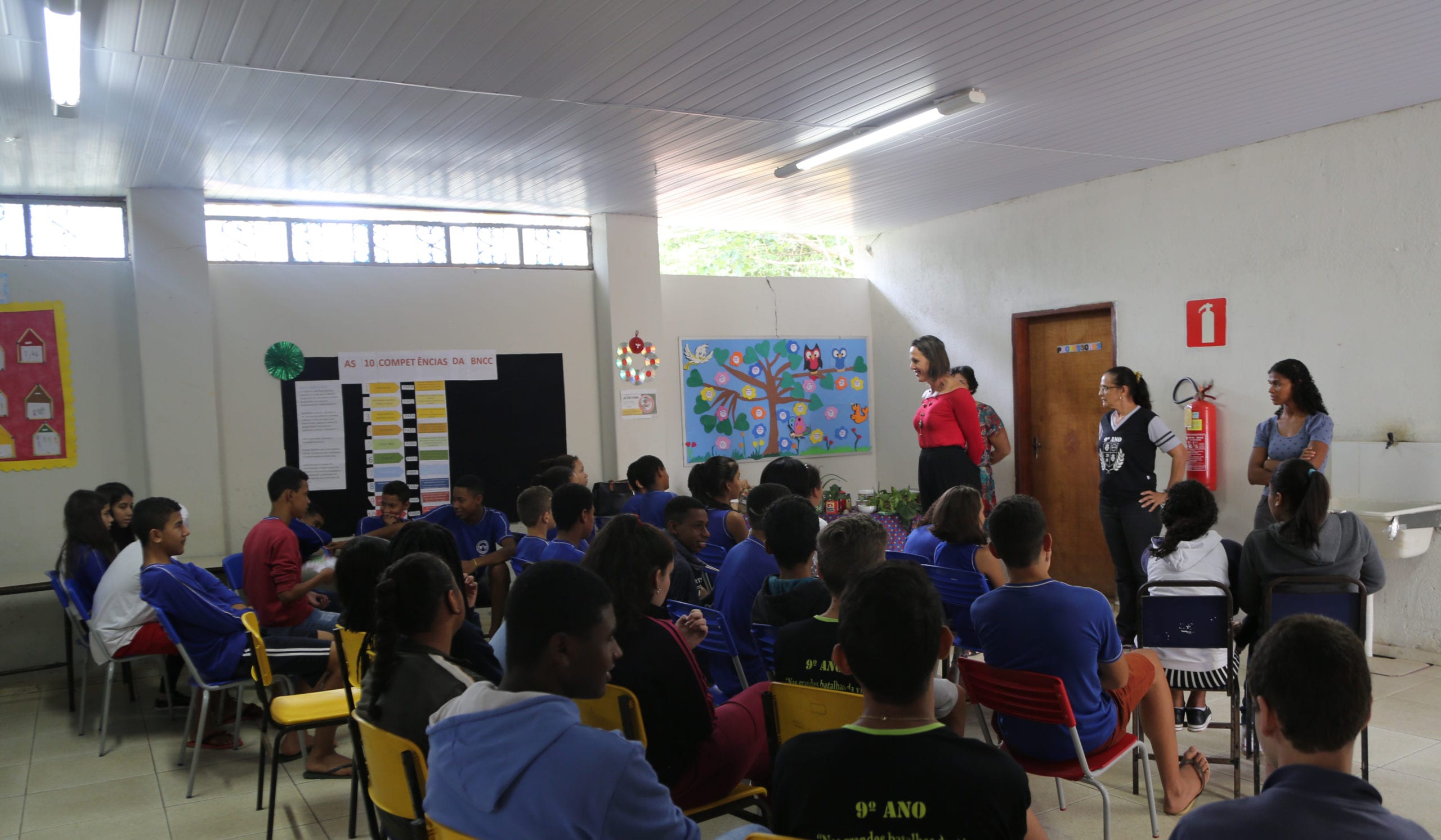 ‘Viçosa de Voluntários’ realiza semana de atividades na escola de Cachoeirinha