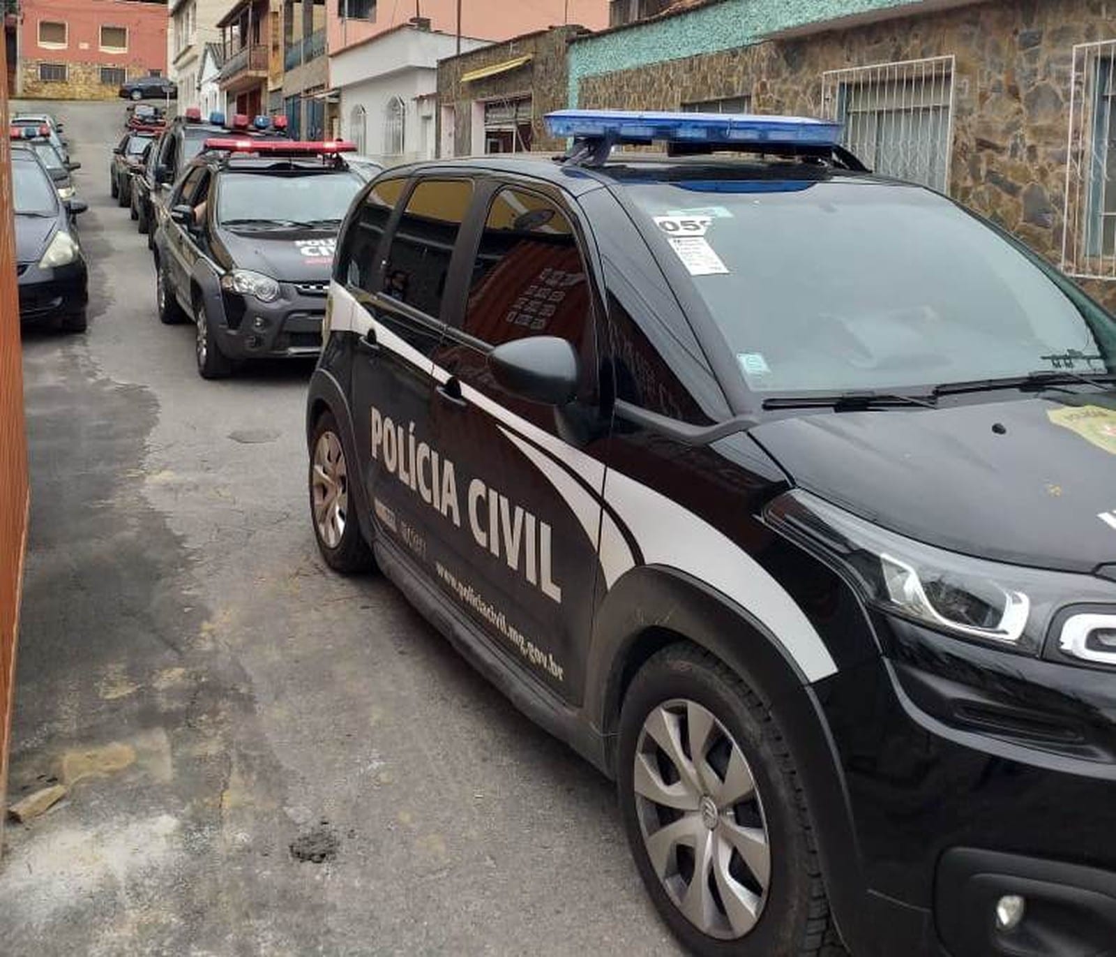 Polícia Civil de Viçosa prende seis pessoas envolvidas em furto e tráfico de drogas