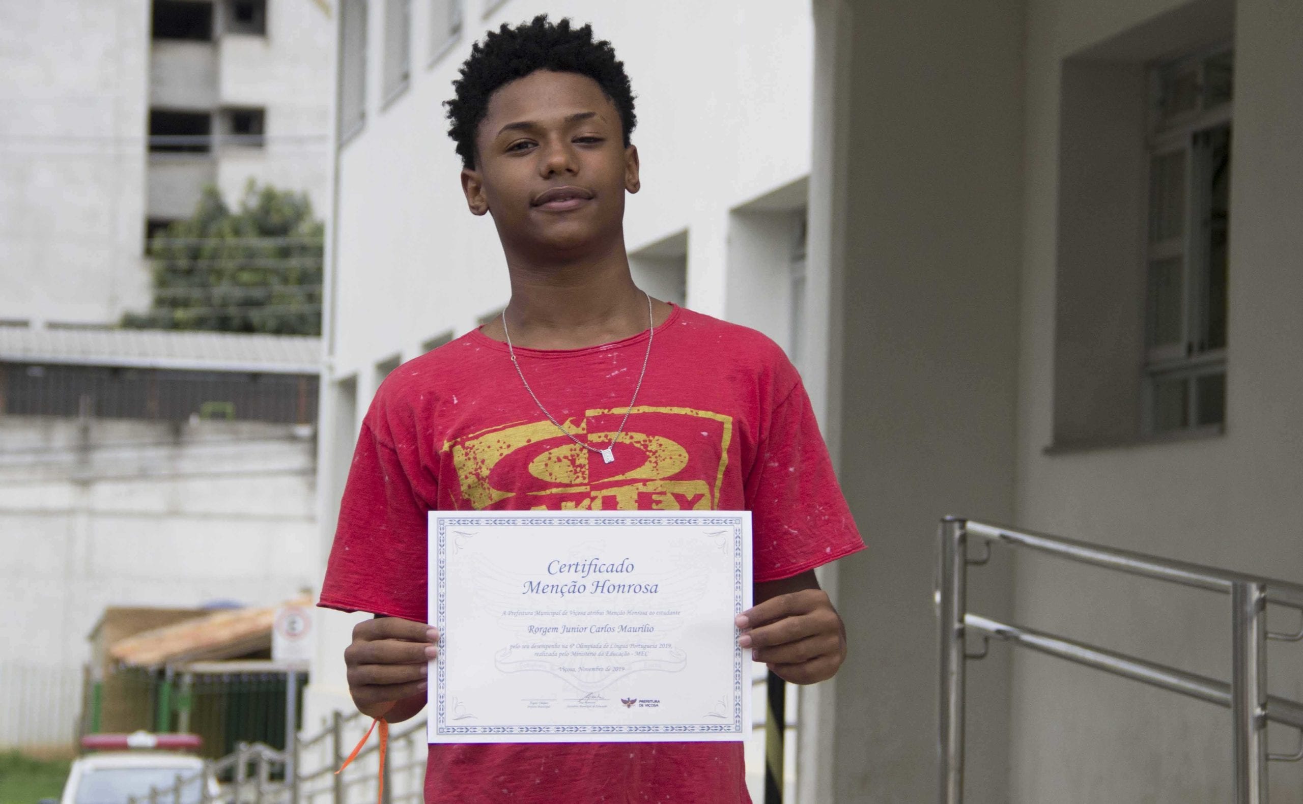 Estudante viçosense da rede municipal de ensino ganha prêmio na Olimpíada Brasileira de Língua Portuguesa