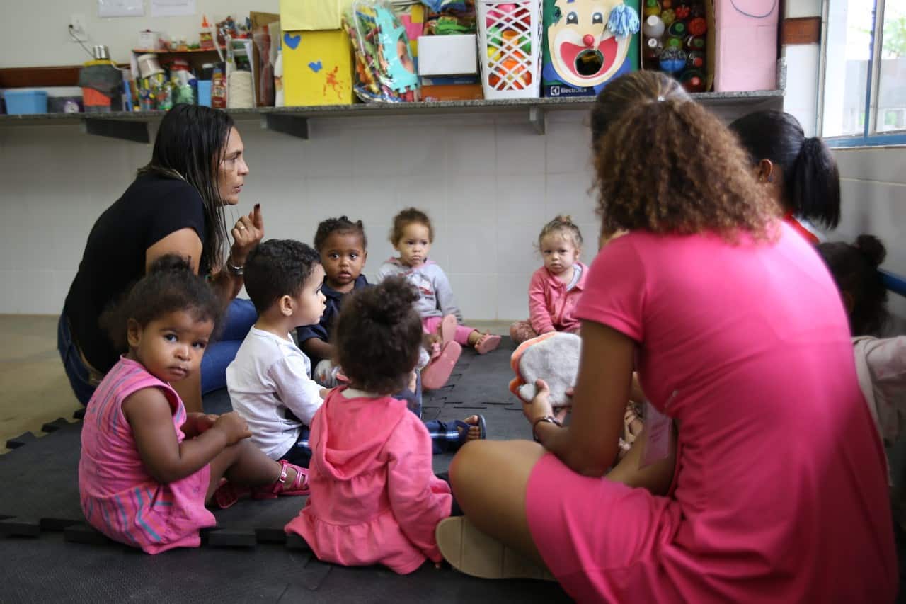 Auxiliares de Educação Infantil em Viçosa terão aumento de 40% no salário