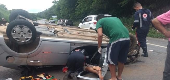 Homem fica ferido após capotamento na Serra de São Geraldo