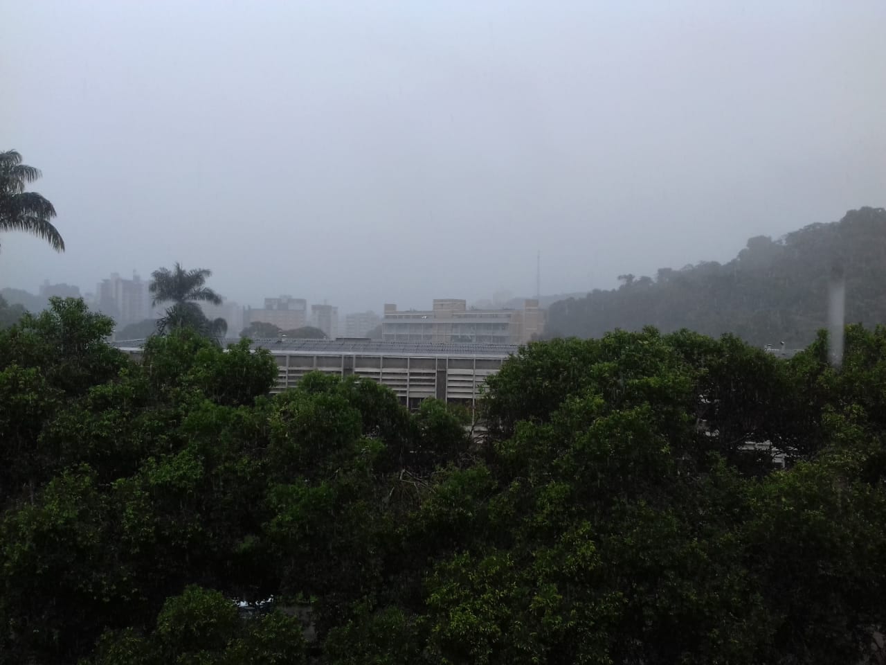 Previsão aponta chuvas intensas em Viçosa e região até tarde desta sexta-feira