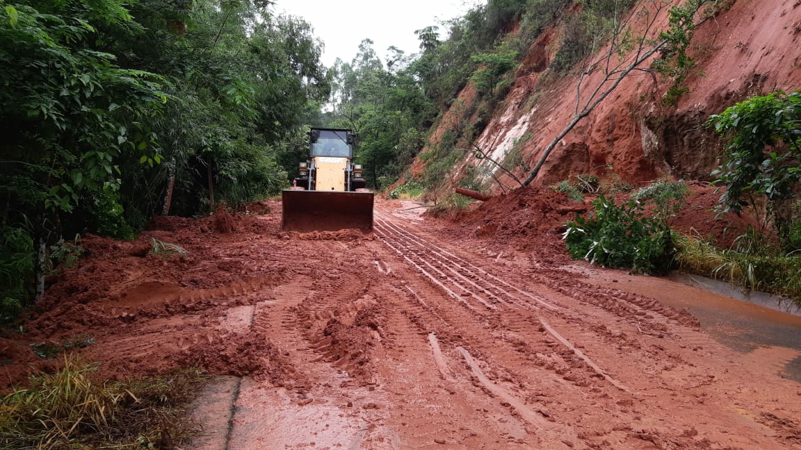 Prefeitura de Viçosa empenha todas as equipes para recompor cidade após forte chuva