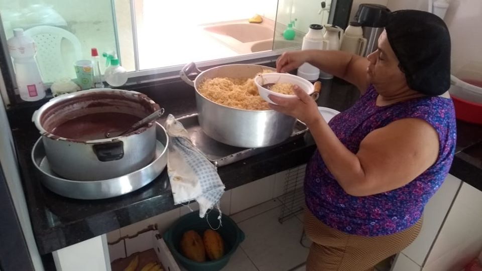 Prefeitura de Ubá oferece refeições à população de rua nos finais de semana e feriados