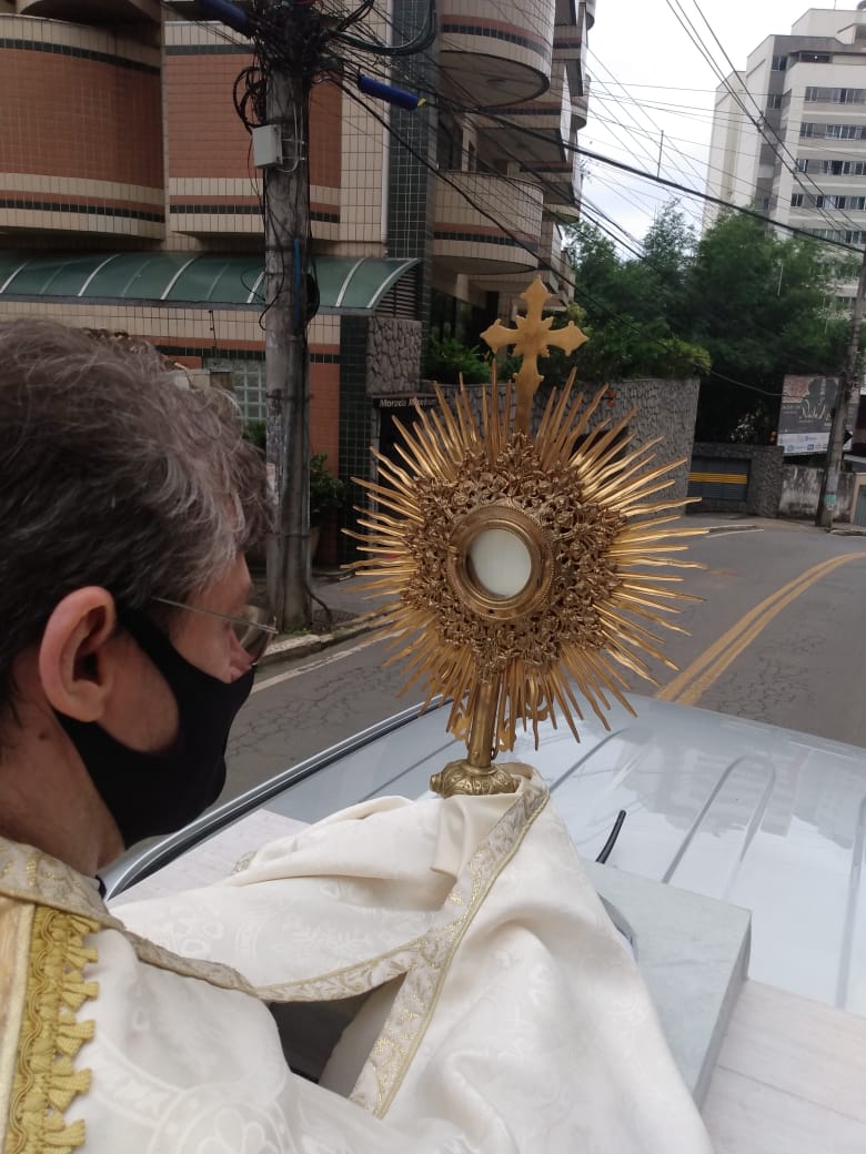 Procissão da Ressurreição é feita de modo atípico em Viçosa por conta do coronavírus