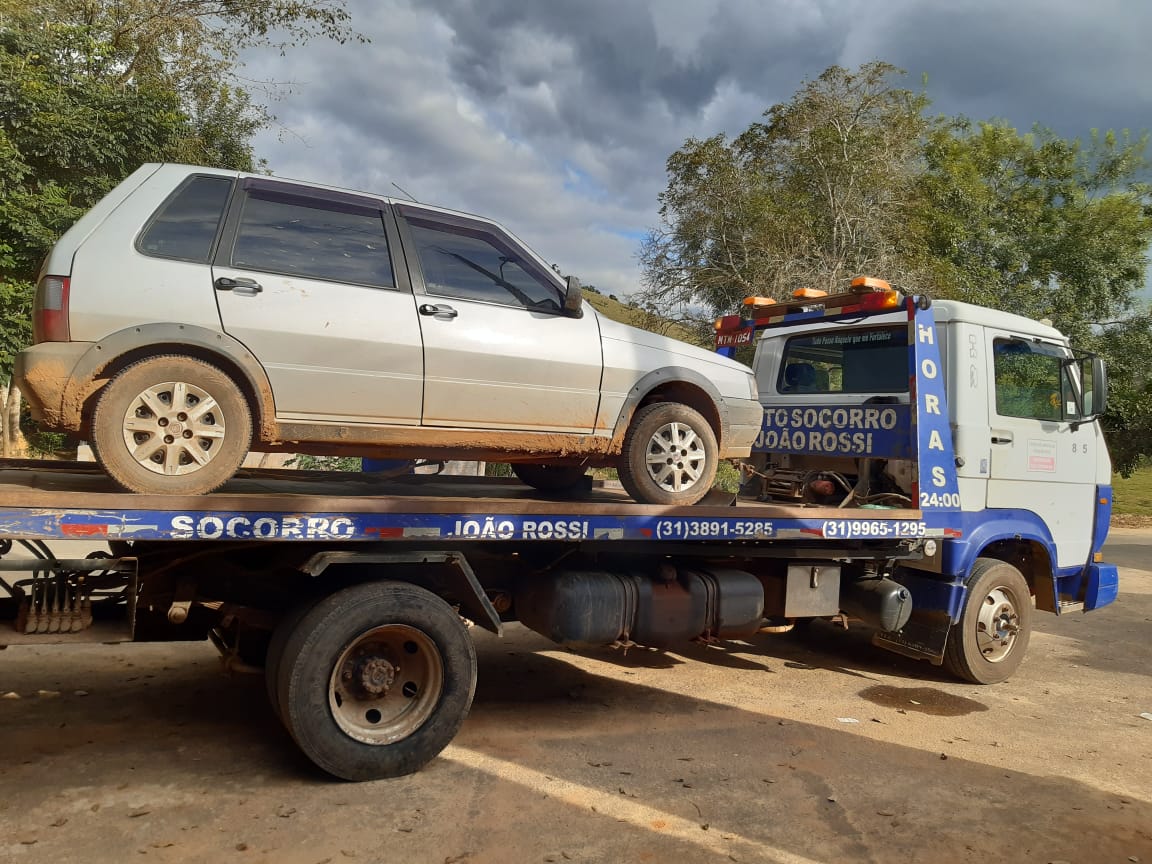 Condutor de carro fura barreira que liga Viçosa a São Miguel e é detido na barreira que liga São Miguel a Canaã