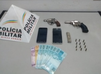 Homem e mulher são presos com armas e drogas no Cel. Joaquim Lopes em Visconde do Rio Branco