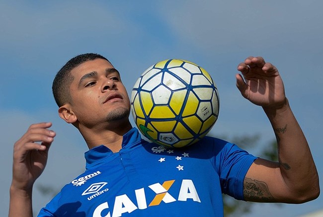 Fifa comunica CBF para Cruzeiro iniciar Série B com 6 pontos a menos por não quitar dívida com Al-Wahda