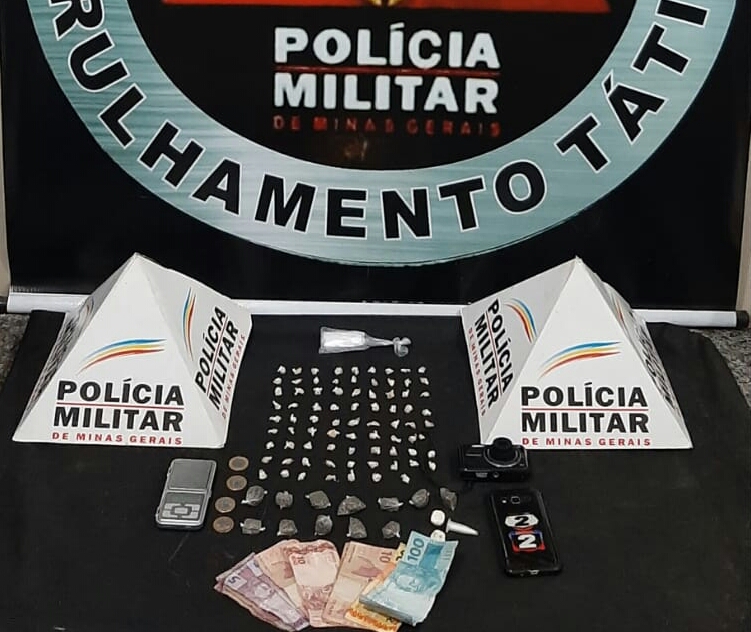 PM apreende drogas no Carlos Dias