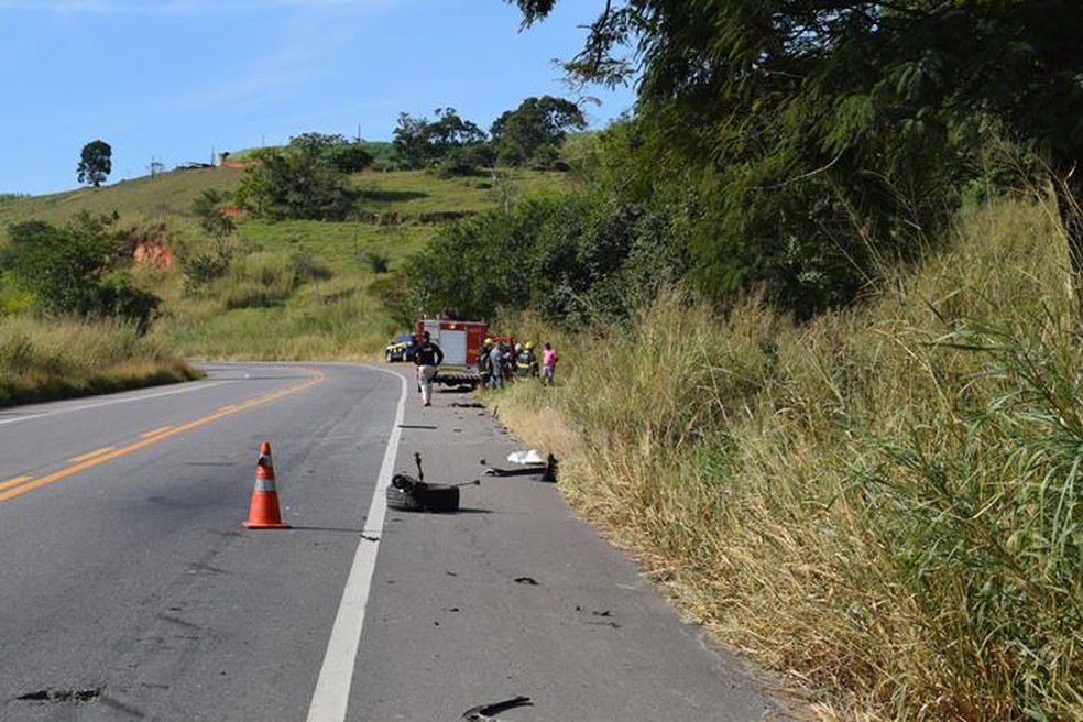 Duas pessoas morrem e uma fica ferida em acidente na BR-116 entre Muriaé e Laranjal