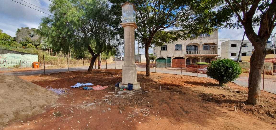 Prefeitura reforma praça do bairro Santa Clara