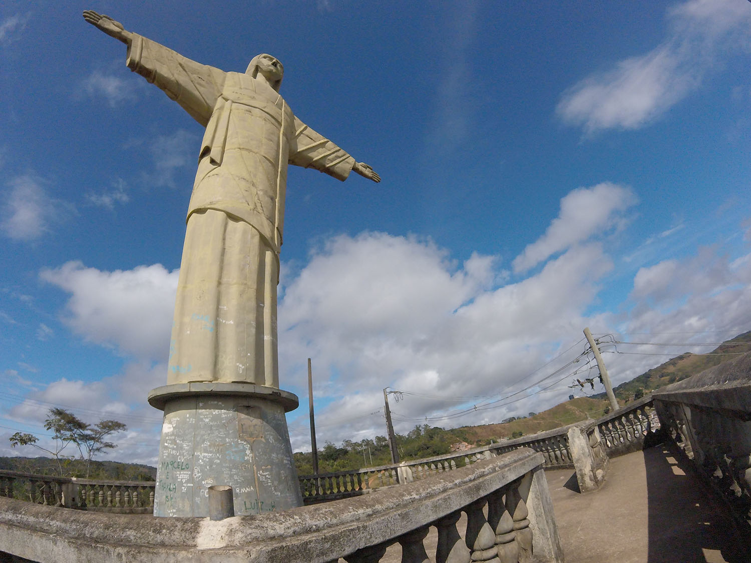 “O Cristo corre risco de desabar em algumas partes”, alerta vereador sobre Parque Municipal