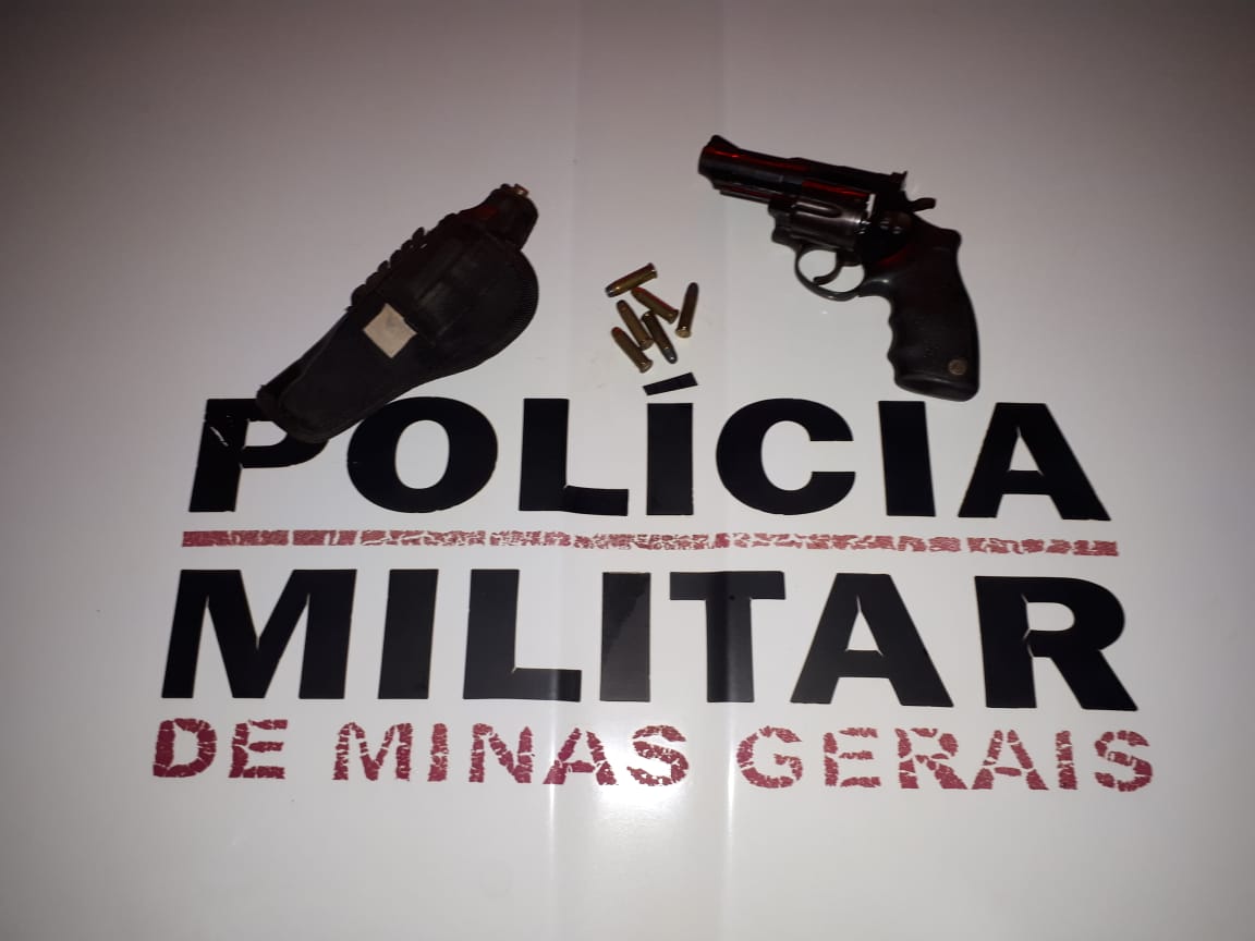 PM prende homem com arma e munições em Porto Firme