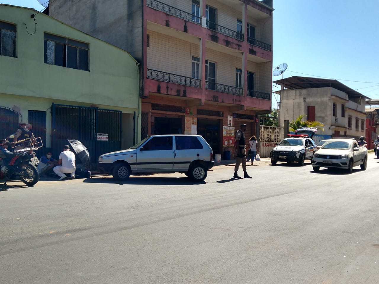 Motoboy fica ferido após colisão com carro na Av. Jacob Lopes de Castro