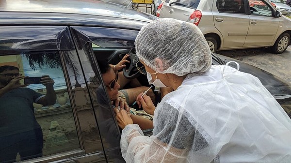 Vacinação drive thru contra gripe e sarampo é realizada neste sábado em Muriaé