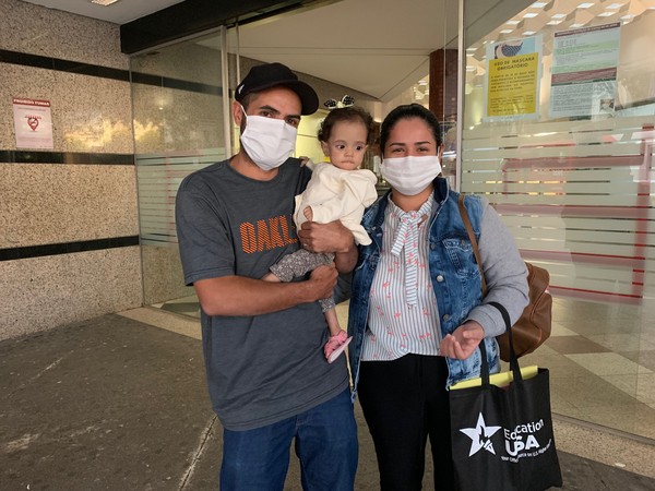 Hospital das Clínicas realiza transplante de fígado inédito em MG, doado por pai a filha de 1 ano