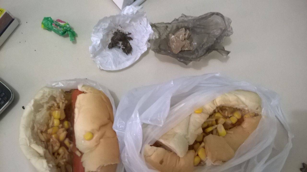 Mulher é presa com drogas em delivery de lanches clandestino no João Mariano