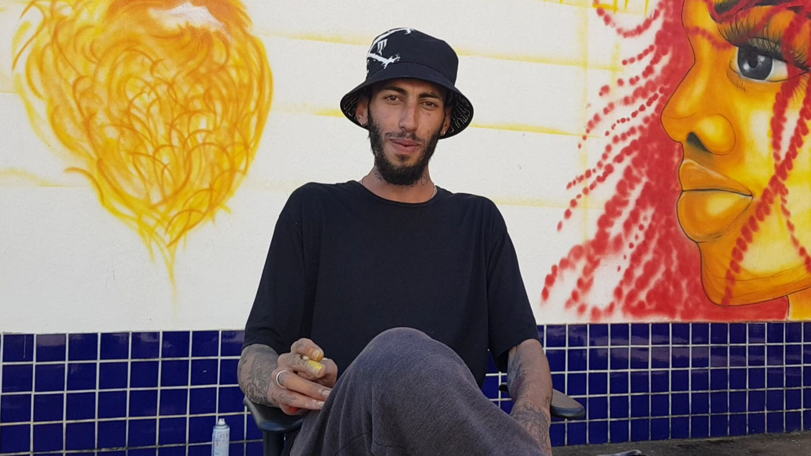 Paredes de escolas municipais ganham ilustrações de artistas plásticos em Viçosa