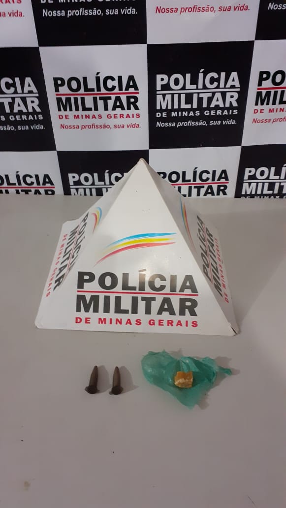 Homem é preso com drogas no São Pedro em Ponte Nova