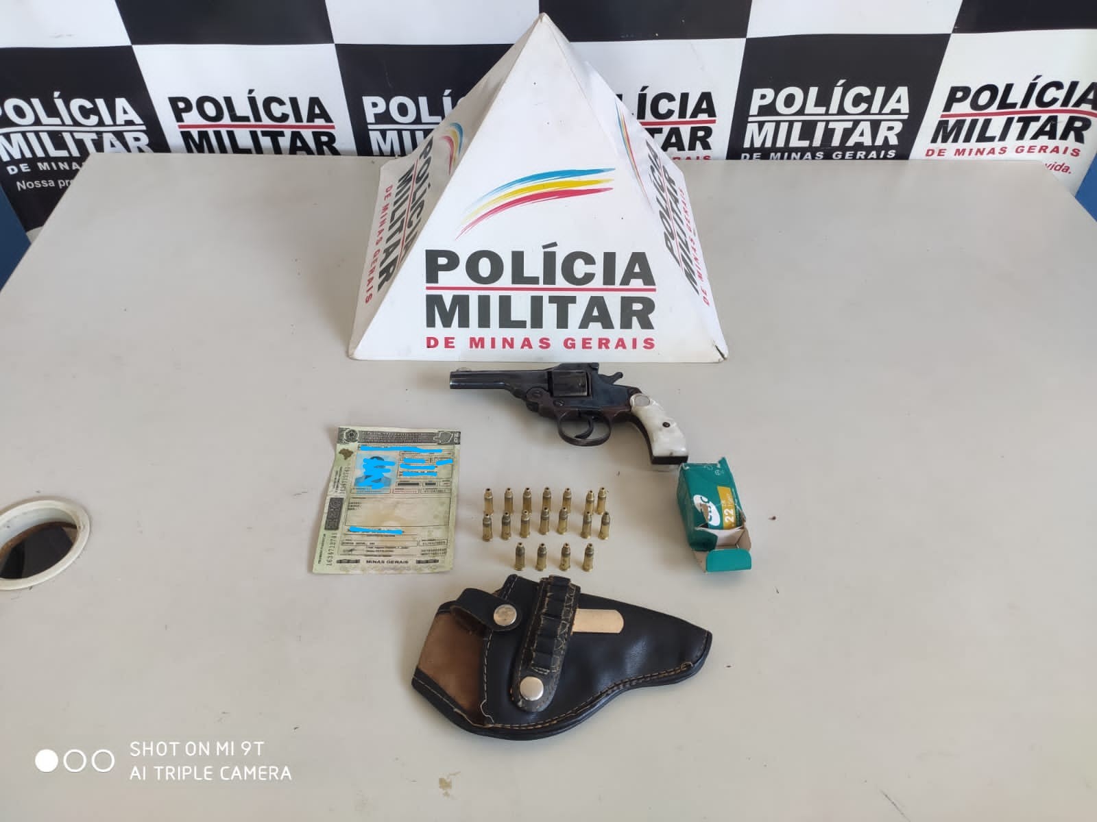 PM prende homem por porte ilegal de arma de fogo no Bairro Guarapiranga em Ponte Nova