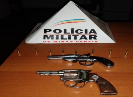 Após discussão em confraternização, homem é preso por ameaça com arma na zona rural de Araponga