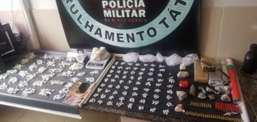 PM realiza grande apreensão de drogas no Morro do Escorpião