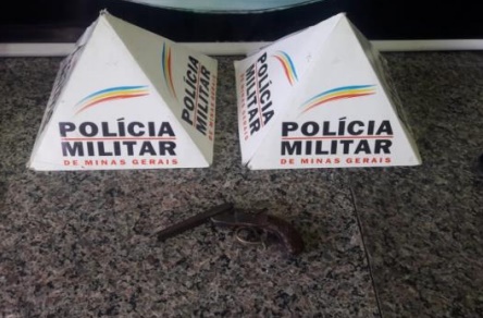 PM apreende arma de fogo no Novo Silvestre