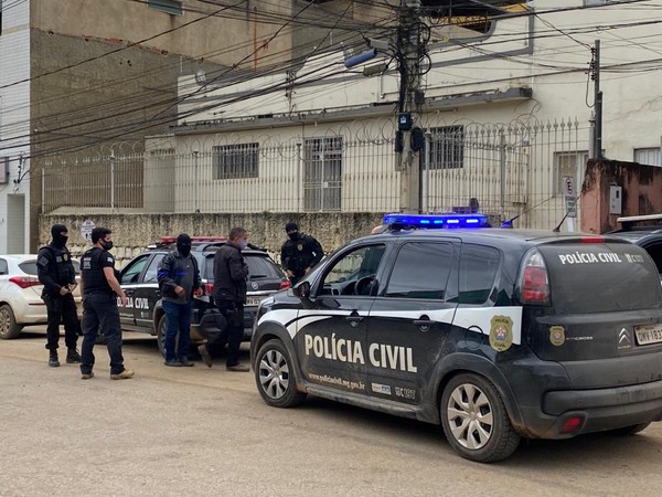 Polícia Civil prende 24 pessoas e apreende 18 veículos em operação de combate ao tráfico de drogas na Zona da Mata