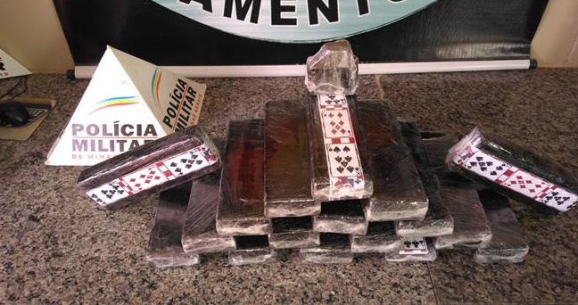 PM prende homem com 17 kg de maconha na Grota dos Camilos