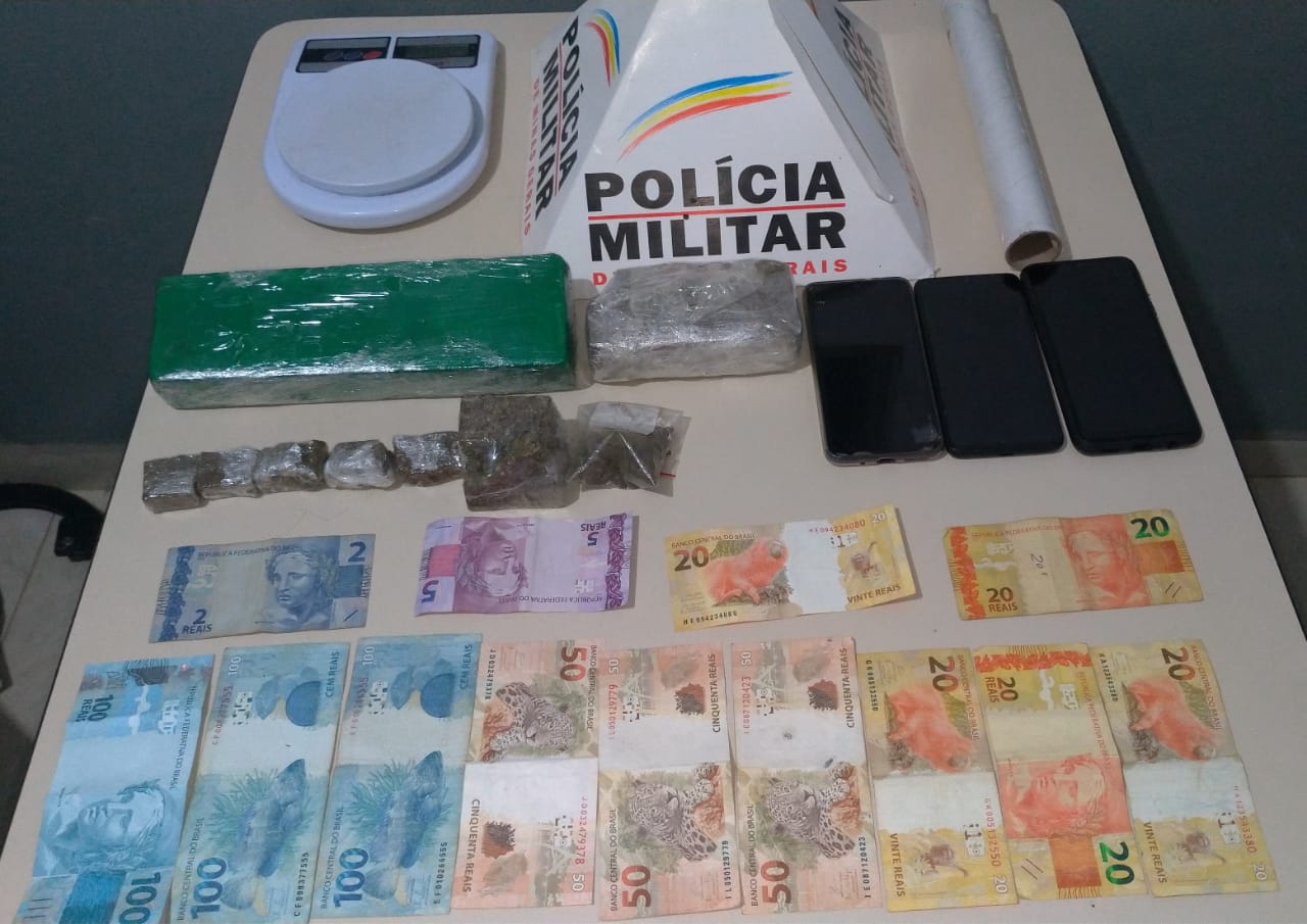 PM apreende barras de maconha que seriam vendidas em casa em Teixeiras