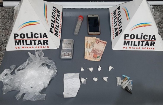 Homem é preso com drogas após avisar itinerário da polícia em São Miguel do Anta