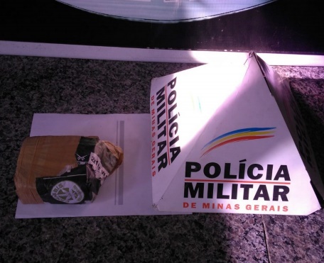 PM apreende barra de maconha enterrada em lote no Sagrada Família