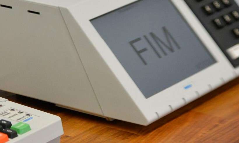 Mais de um milhão de máscaras e 450 mil frascos de álcool em gel: Minas se ‘arma’ para eleições