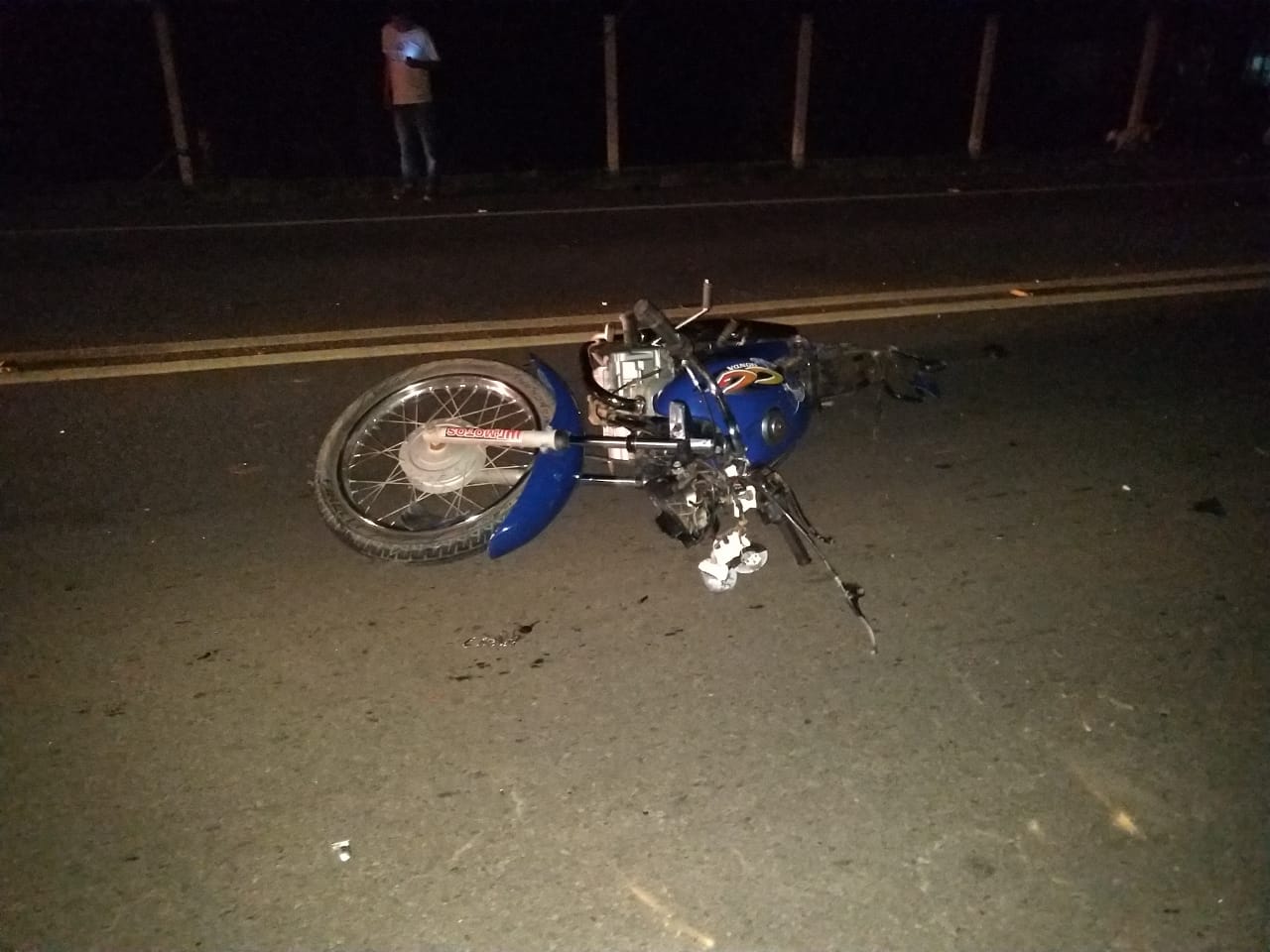 Motociclista fica gravemente ferido após caminhão atropelá-lo em Coimbra